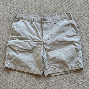 Uniqlo Men's Tan Flat Front Shorts